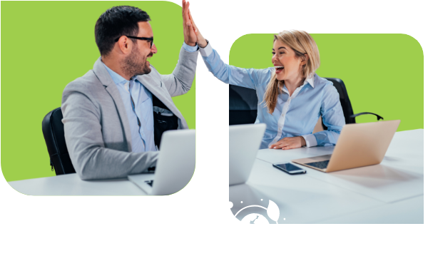 Collègues heureux qui se tapent dans la main au bureau